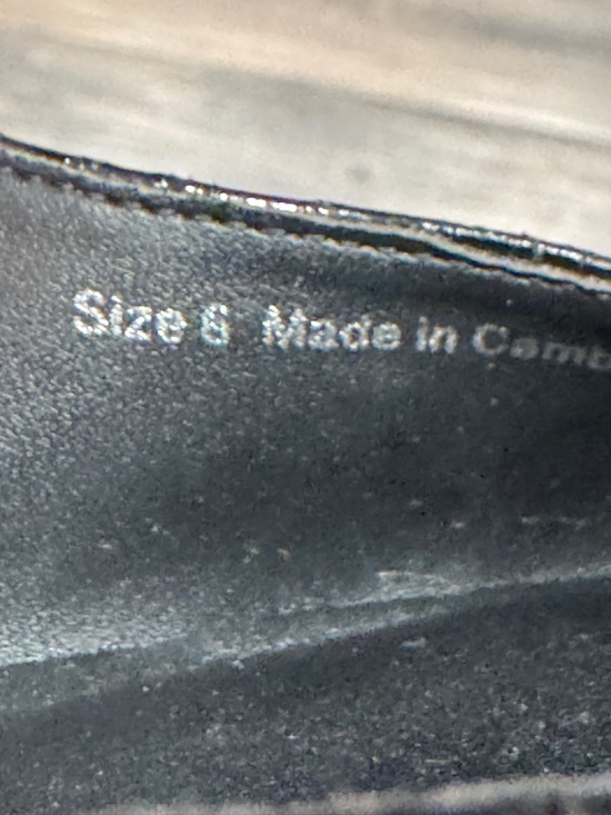 Dolce Vita Pamla Midnight Snake Embossed Pointed Toe
Black Flat size 6 - Picture 8 of 8